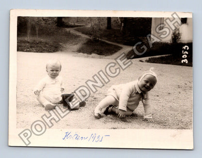 Pohlednice Trenčianske Teplice děti v parku 1935 (M38632)