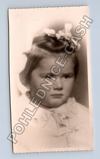 Pohlednice Dítě s květinami ve vlasech 1950 (M38634)