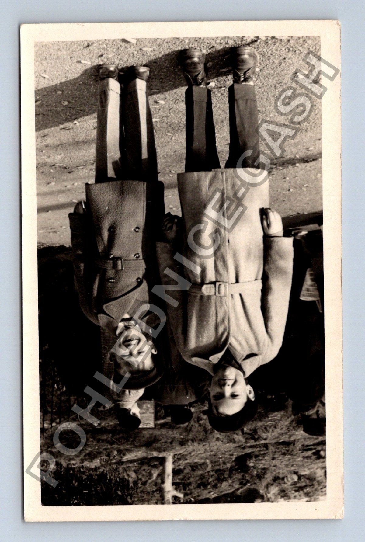 Stará fotografie Dva chlapci v kabátech (M38663)