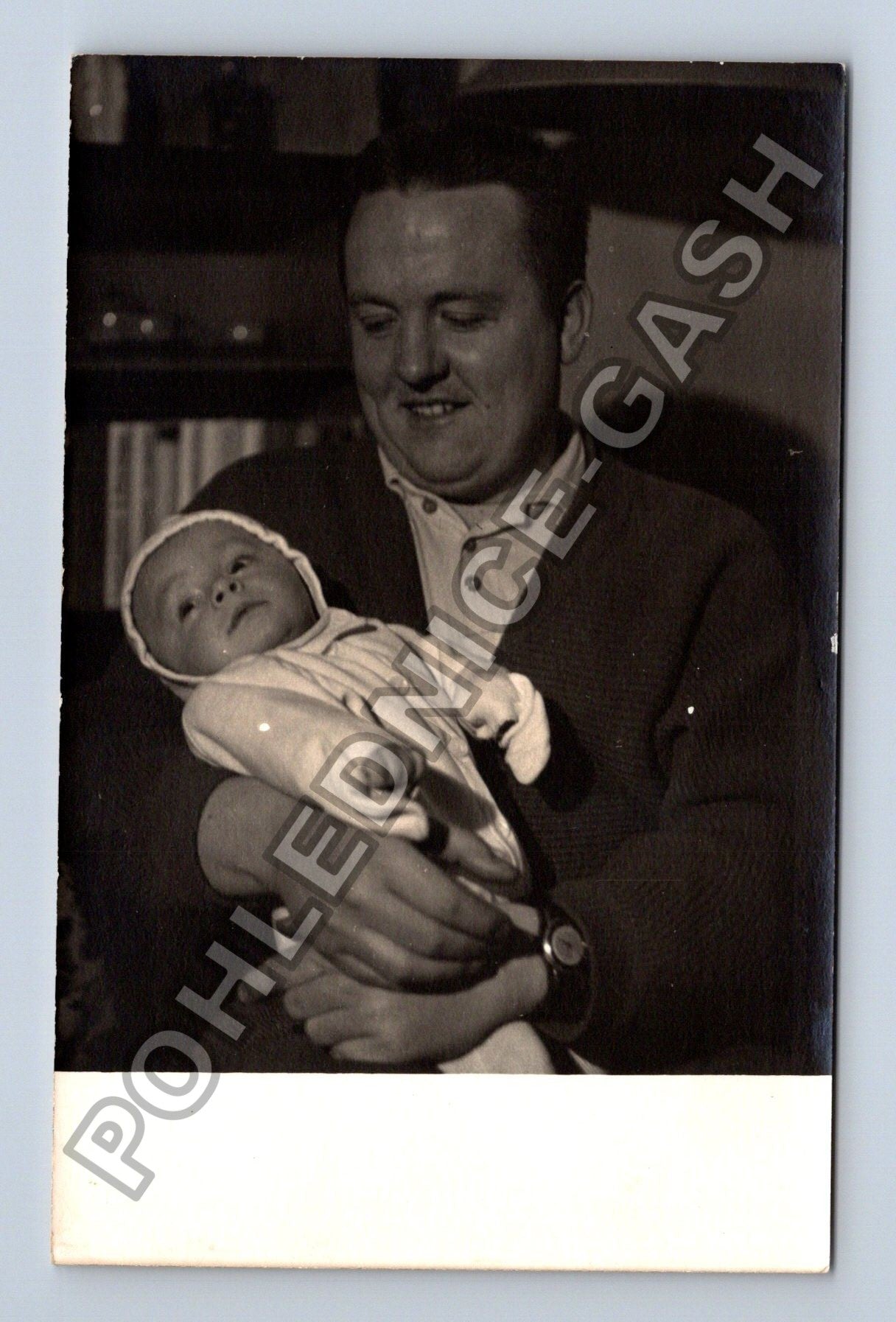 Stará fotografie Muž s dítětem černobílá (M38670)