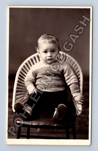 Stará fotografie Dítě v proutěném křesle (M38673)