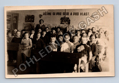 Stará fotografie Veselí Učíme se pro sebe a pro vlast 1955 (M38677)