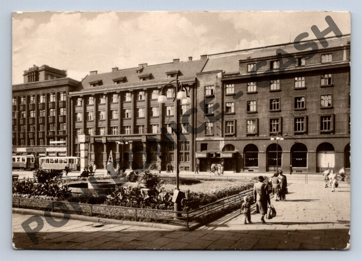 Pohlednice Ostrava náměstí Vítězného února 1952 (M387)