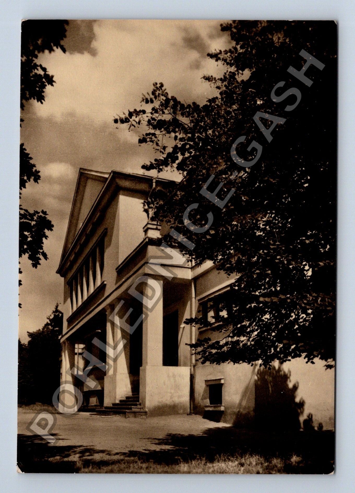 Pohlednice Přeštice sokolovna 1960 (M38991)