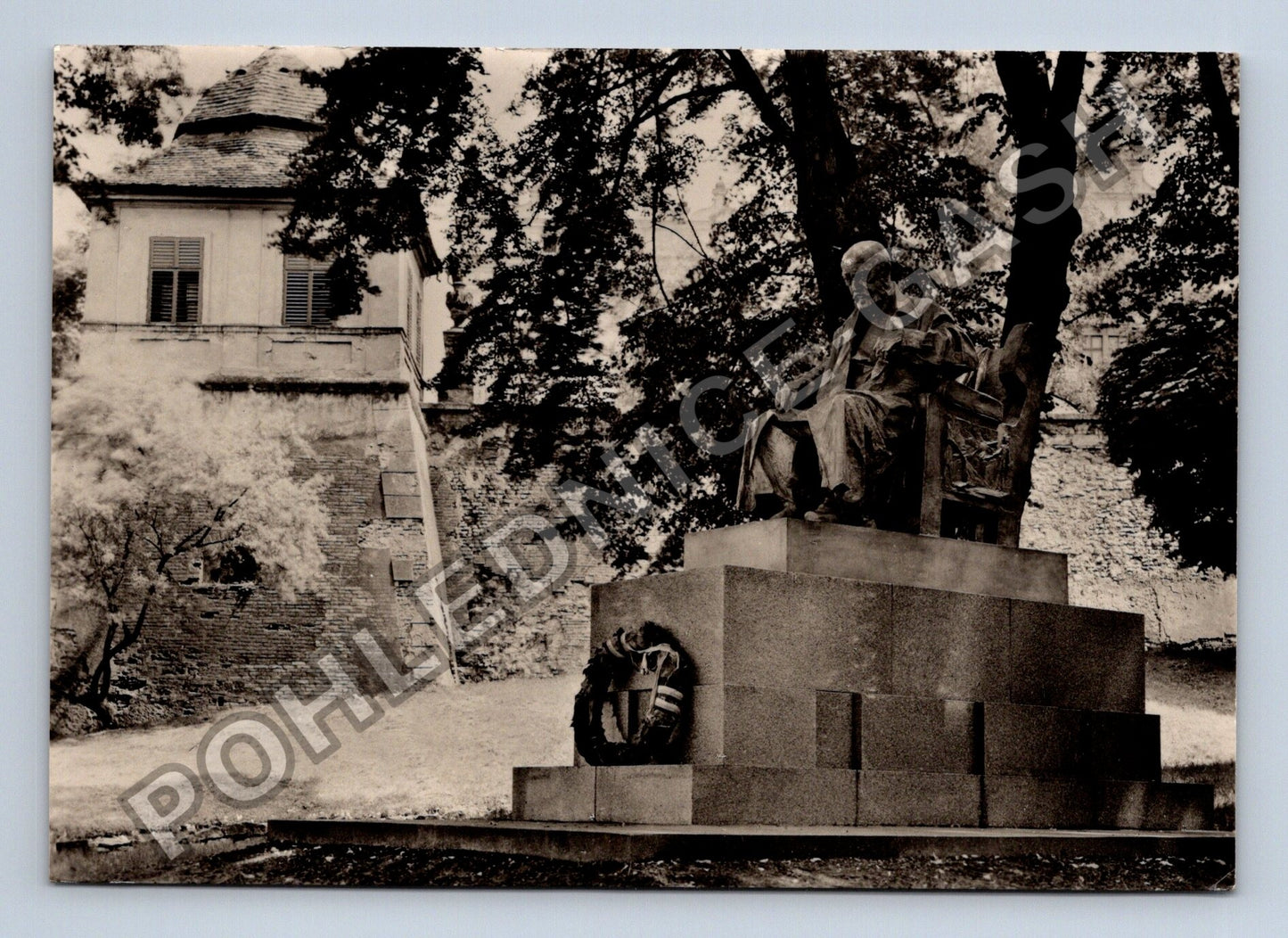 Pohlednice Litomyšl pomník Aloise Jiráska (M38992)