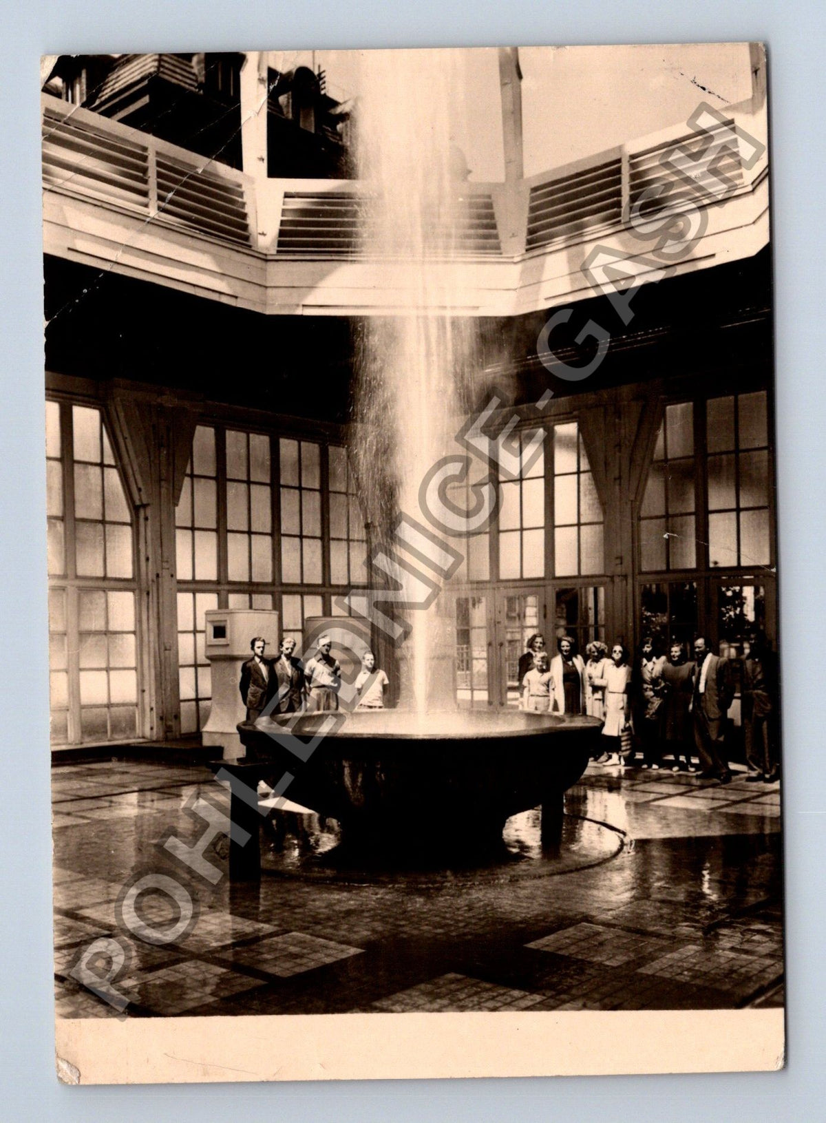Pohlednice Karlovy Vary Vřídlo 1958 (M39001)