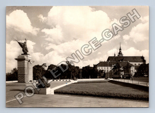 Pohlednice Brno Náměstí Rudé armády s pomníkem 1960 (M39050)