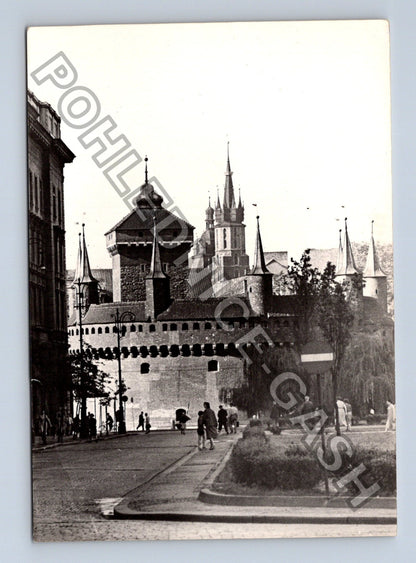 Pohlednice Polsko Krakow Barbakan brana Florianska kostel (M39238)