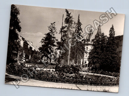 Pohlednice Košice Leninova ulice s fontánou (M39298)