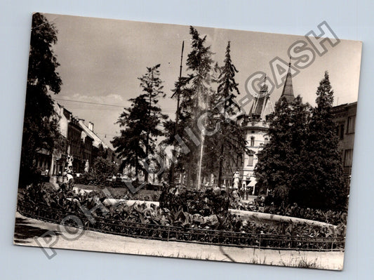 Pohlednice Košice Leninova ulice s fontánou (M39298)
