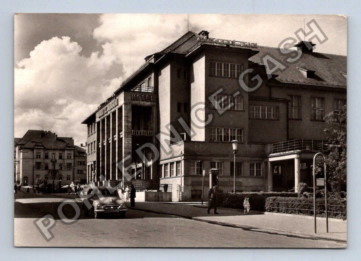 Pohlednice Slovensko Banská Bystrica Hotel a Divadlo (M39321)