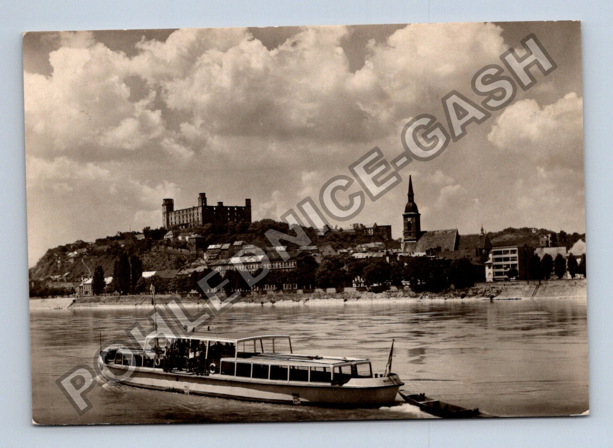 Pohlednice Bratislava hrad Dunaj loď (M39331)
