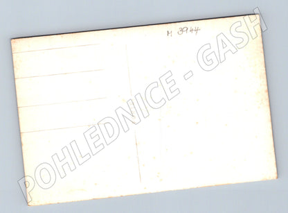 Pohlednice starý automobil ve sněhu – historický motiv (M3944)