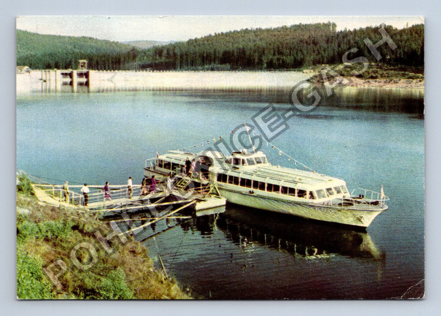Pohlednice Lipenské jezero výletníci nastupují na loď 1958 (M39578)