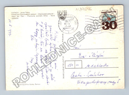 Pohlednice Chýnov jeskyně sochařská dílna sídliště 1977 (M39696)