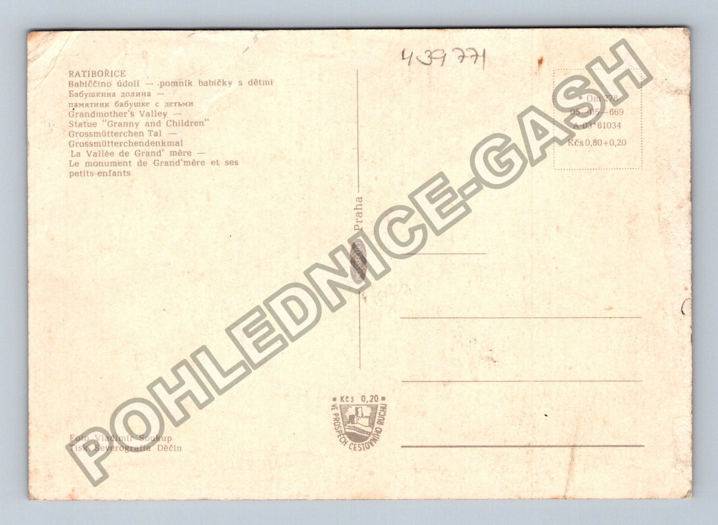 Pohlednice Ratibořice Babiččino údolí pomník babičky s dětmi (M39771)