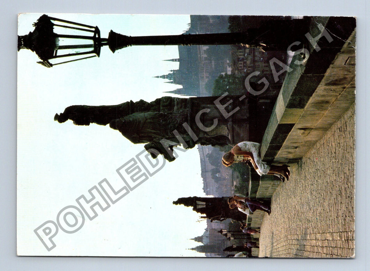 Pohlednice Praha Karlův most socha lampa Vltava (M39845)