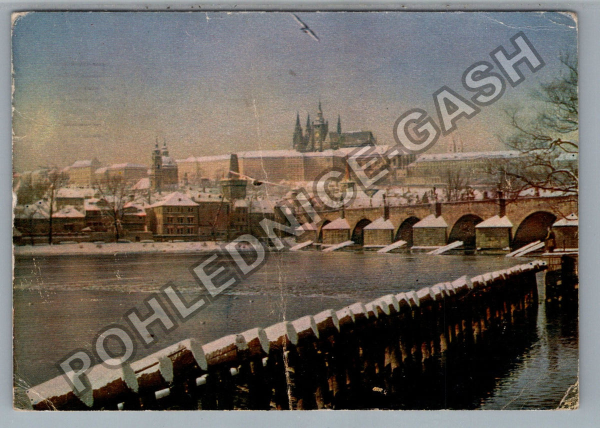 Pohlednice Praha Karlův most a Hradčany zima 1964 (M39853)