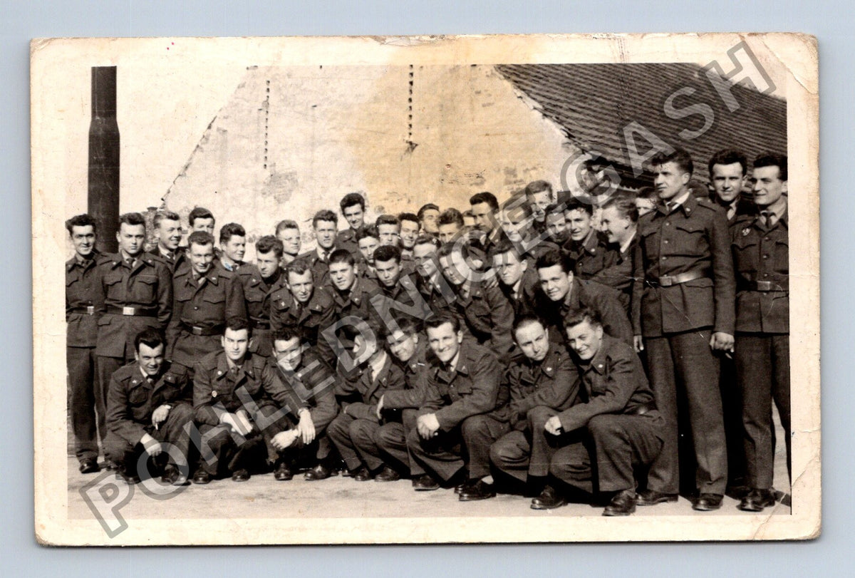 Skupinová fotografie vojáků armáda (M39925)