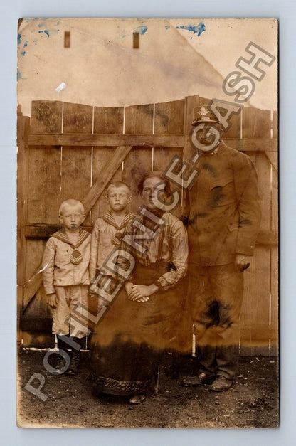 Pohlednice Rodina s vojákem Rakousko-Uhersko (M39936)