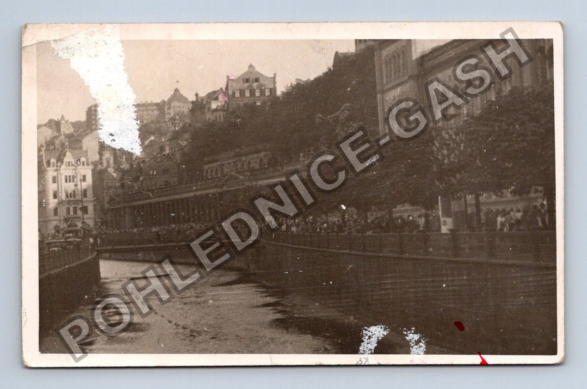Pohlednice Karlovy Vary řeka Teplá kolonáda (M40054)