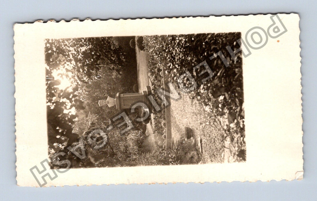 Stará fotografie Park se sochou a lavičkou (M40069)