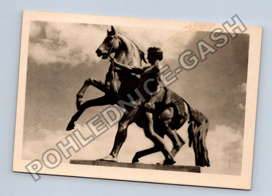 Pohlednice Rusko Leningrad Aničkov most socha P Klodta 1950 (M40169)