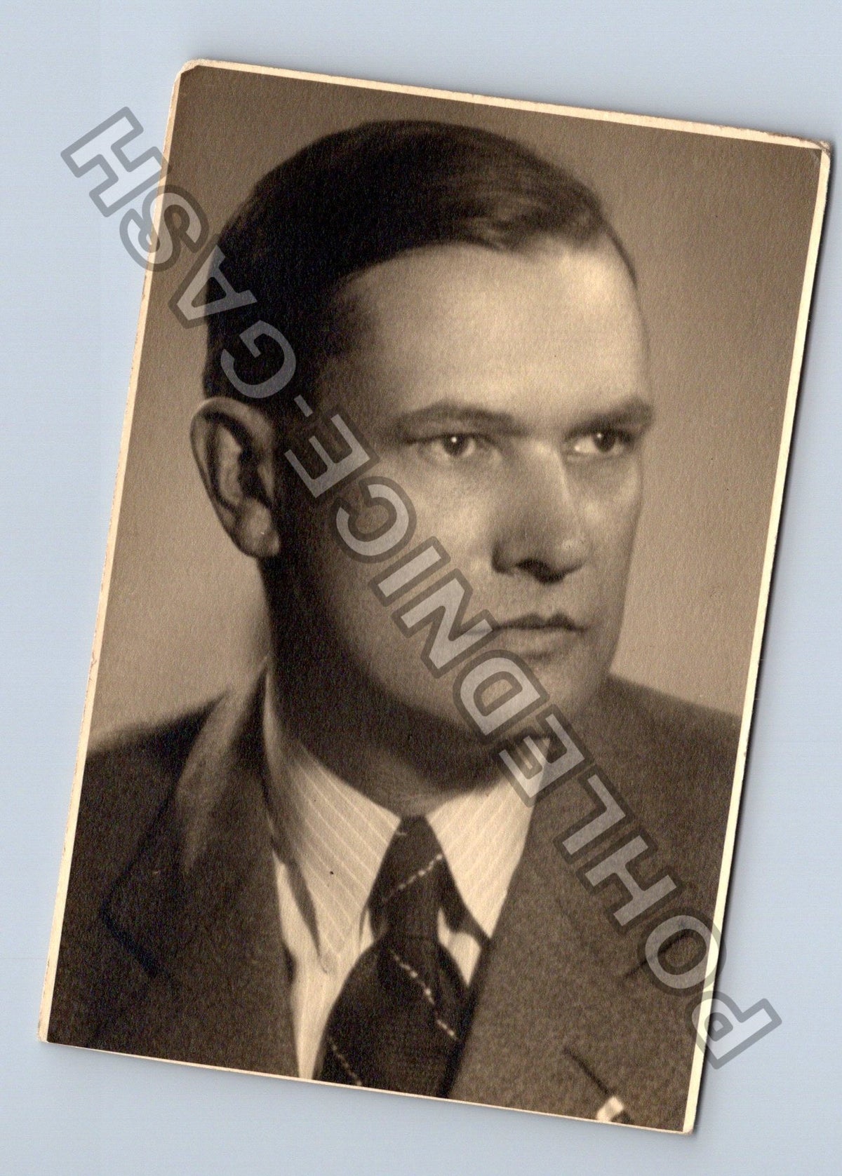 Stará fotografie Muž v obleku portrét 1941 (M40198)