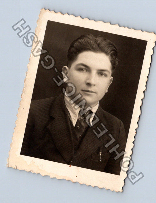 Stará fotografie Mladý muž portrét 1943 (M40211)