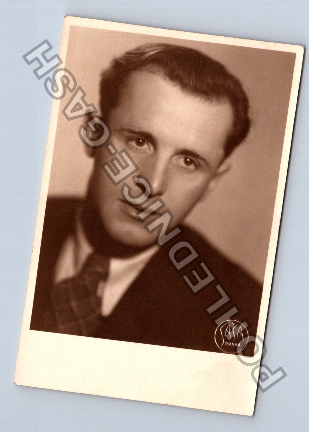 Stará fotografie Mužský portrét ateliér SAŠA Praha (M40219)