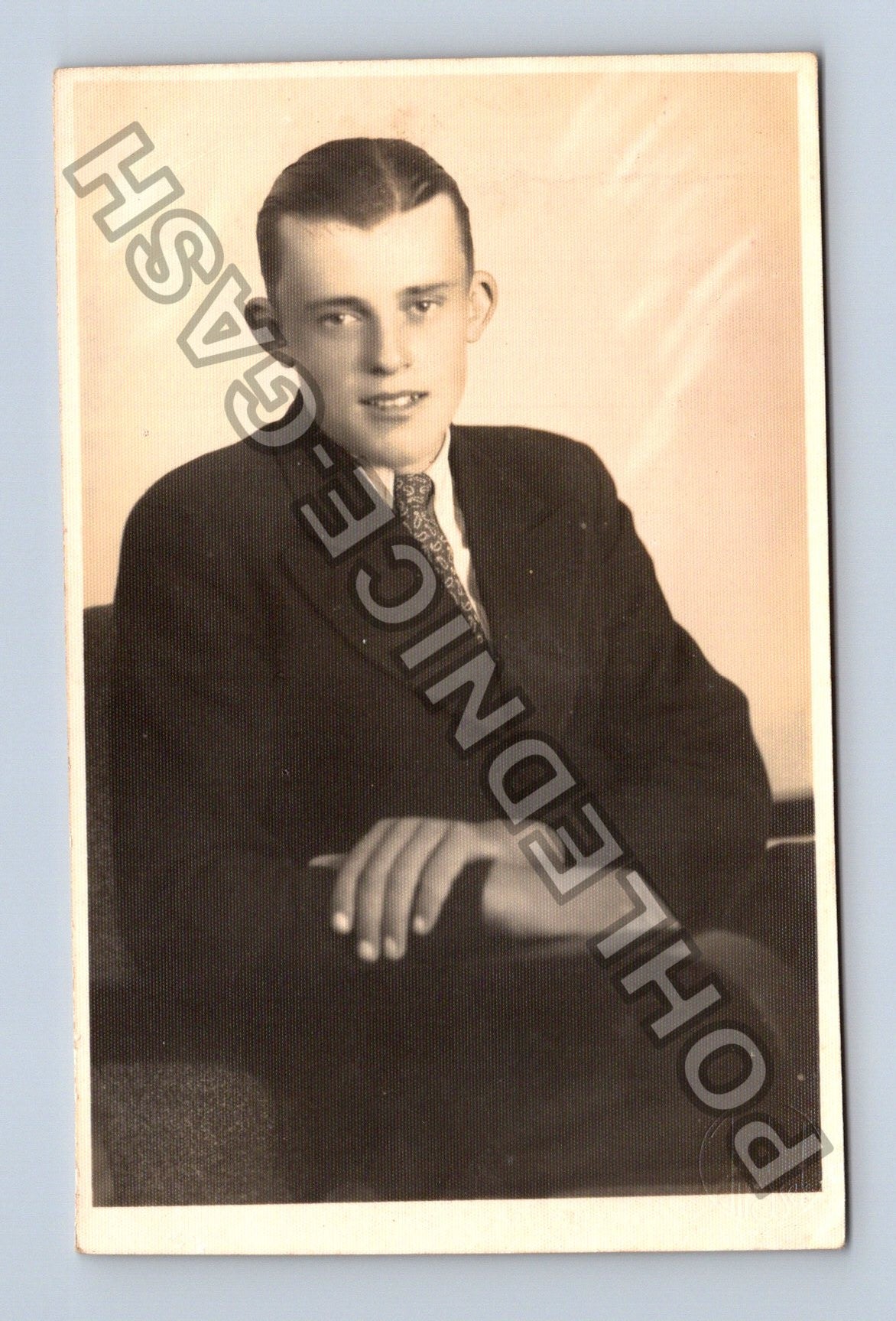 Stará fotografie Mladý muž ateliér B Jirásek Kralupy n Vlt (M40230)