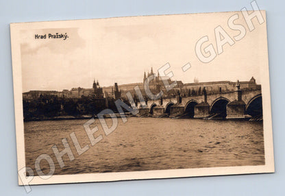 Pohlednice Pražský hrad a Karlův most historický motiv (M4024)