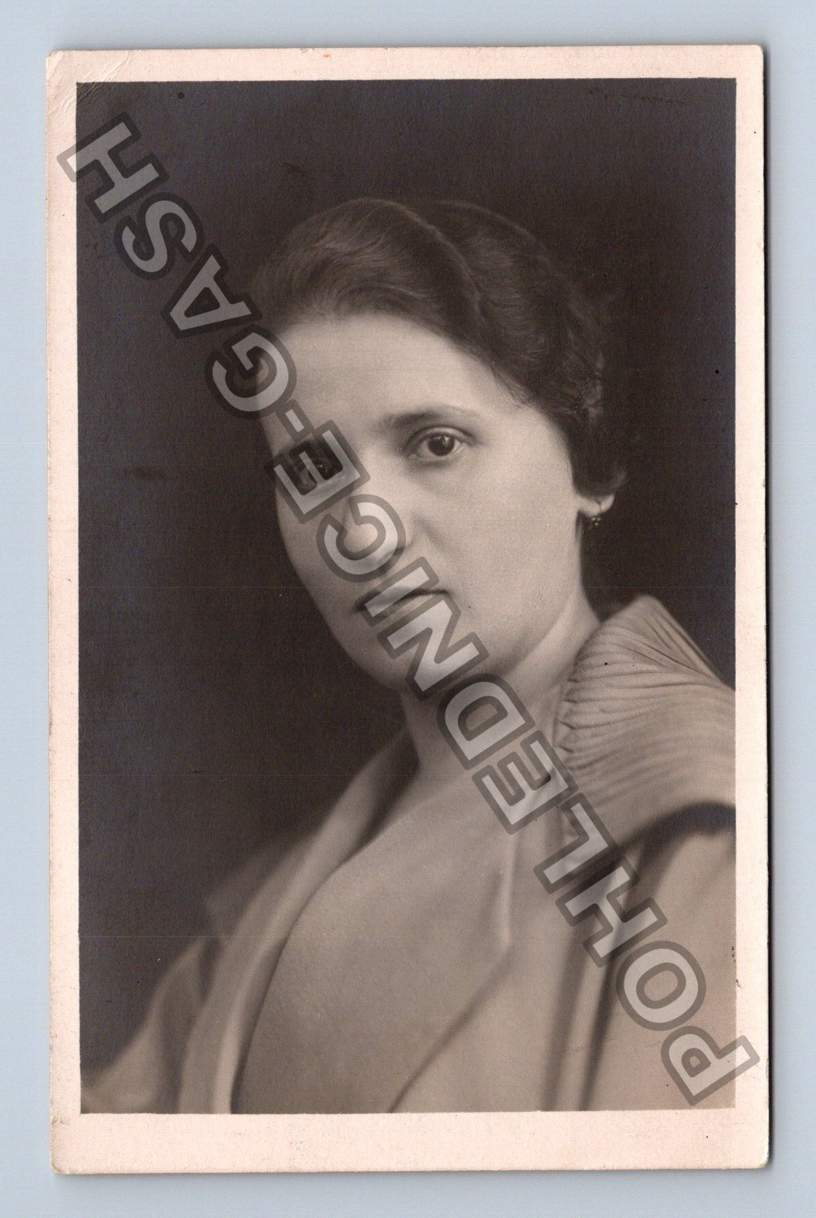 Žena portrét ateliérová fotografie (M40295)