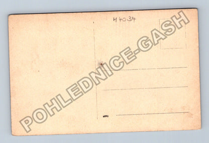 Pohlednice Mladá žena v ateliéru (M40314)