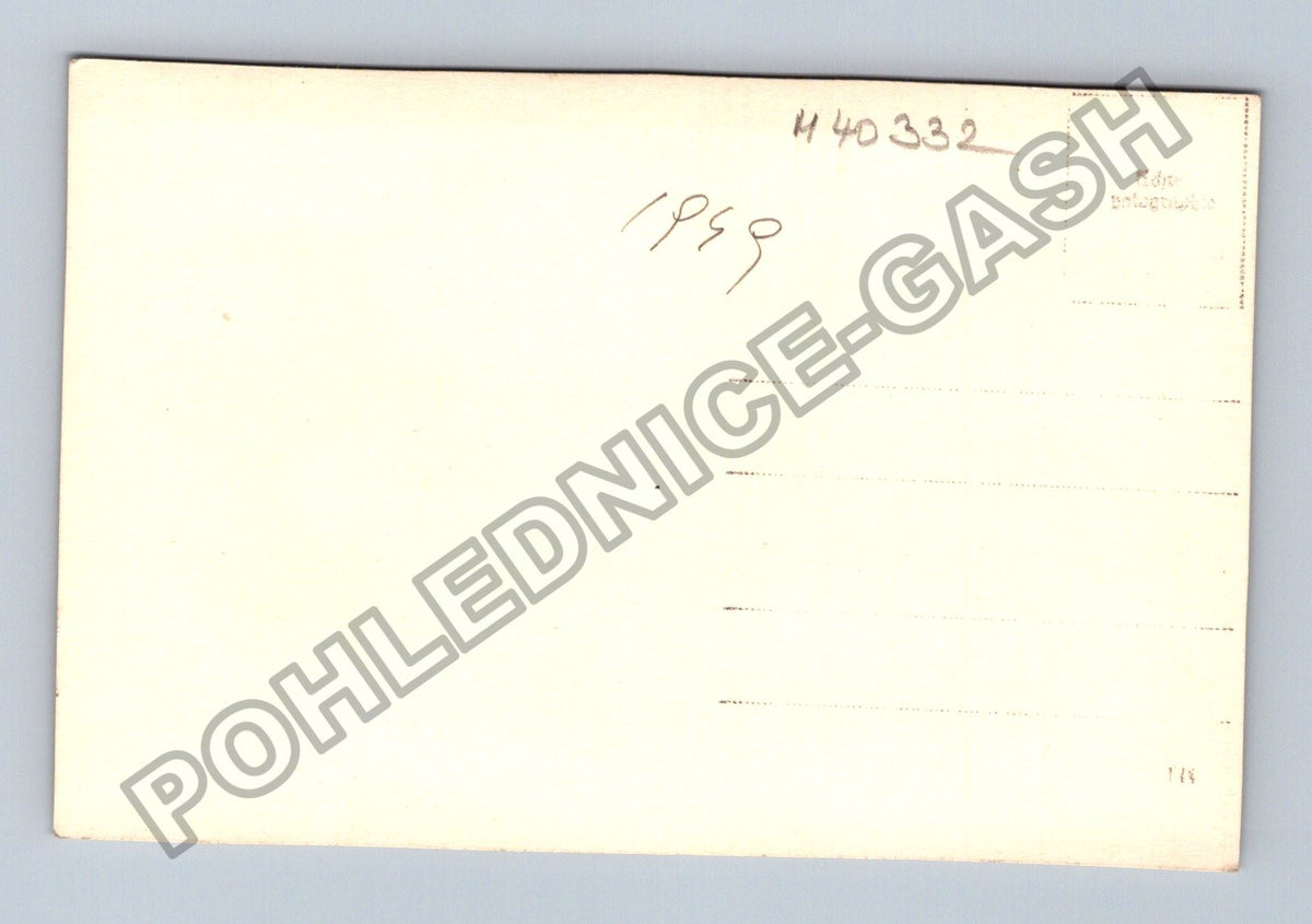 Pohlednice usmívající se žena v kostkovaném saku 1959 (M40332)