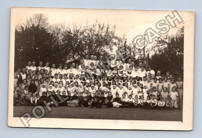 Skupinová fotografie sportovců a dětí (M40362)