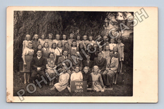 Patov III. A skupinová fotografie žáků 1942-43 (M40367)