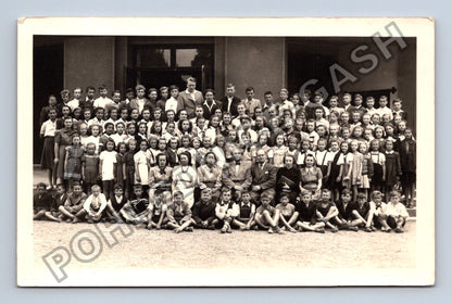 Skupinová fotografie žáků a učitelů (M40387)