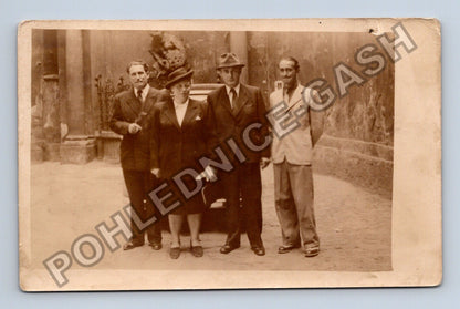 Skupinová fotografie čtyři osoby (M40404)
