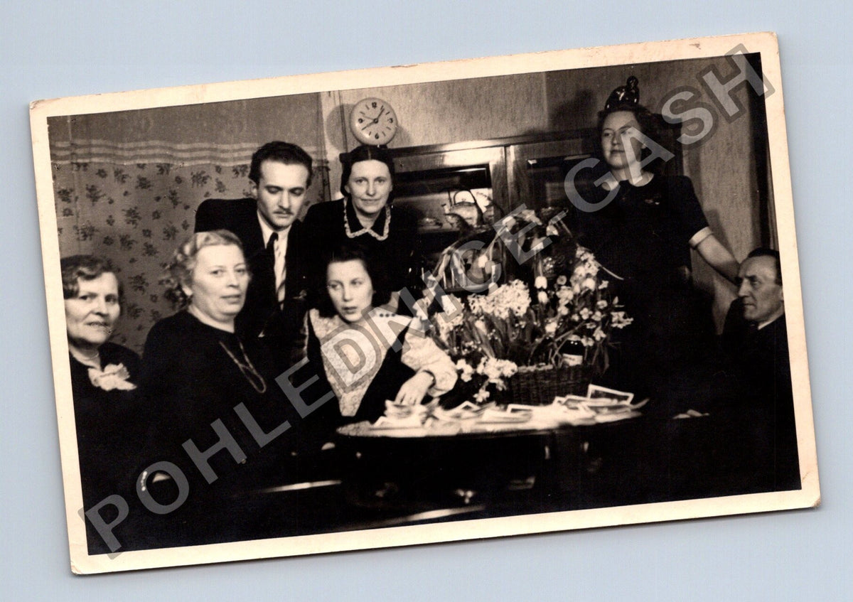 Pohlednice skupinová fotografie rodinná oslava (M40418)