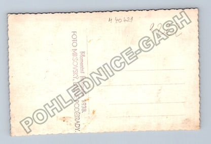 Stará fotografie Lázně Poděbrady skupina lidí s dítětem 1938 (M40421)