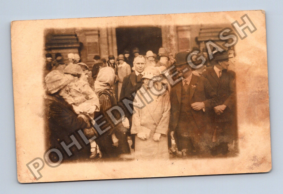 Pohlednice Praha II Jičínská 24 skupinka lidí 1929 (M40430)