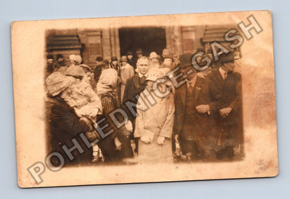 Pohlednice Praha II Jičínská 24 skupinka lidí 1929 (M40430)