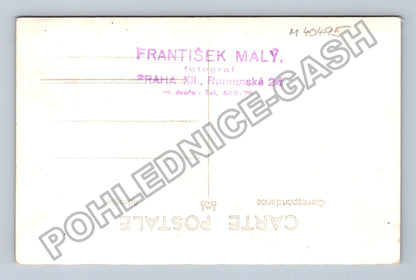 Pohlednice Dvě ženy ateliérová fotografie Praha (M40495)