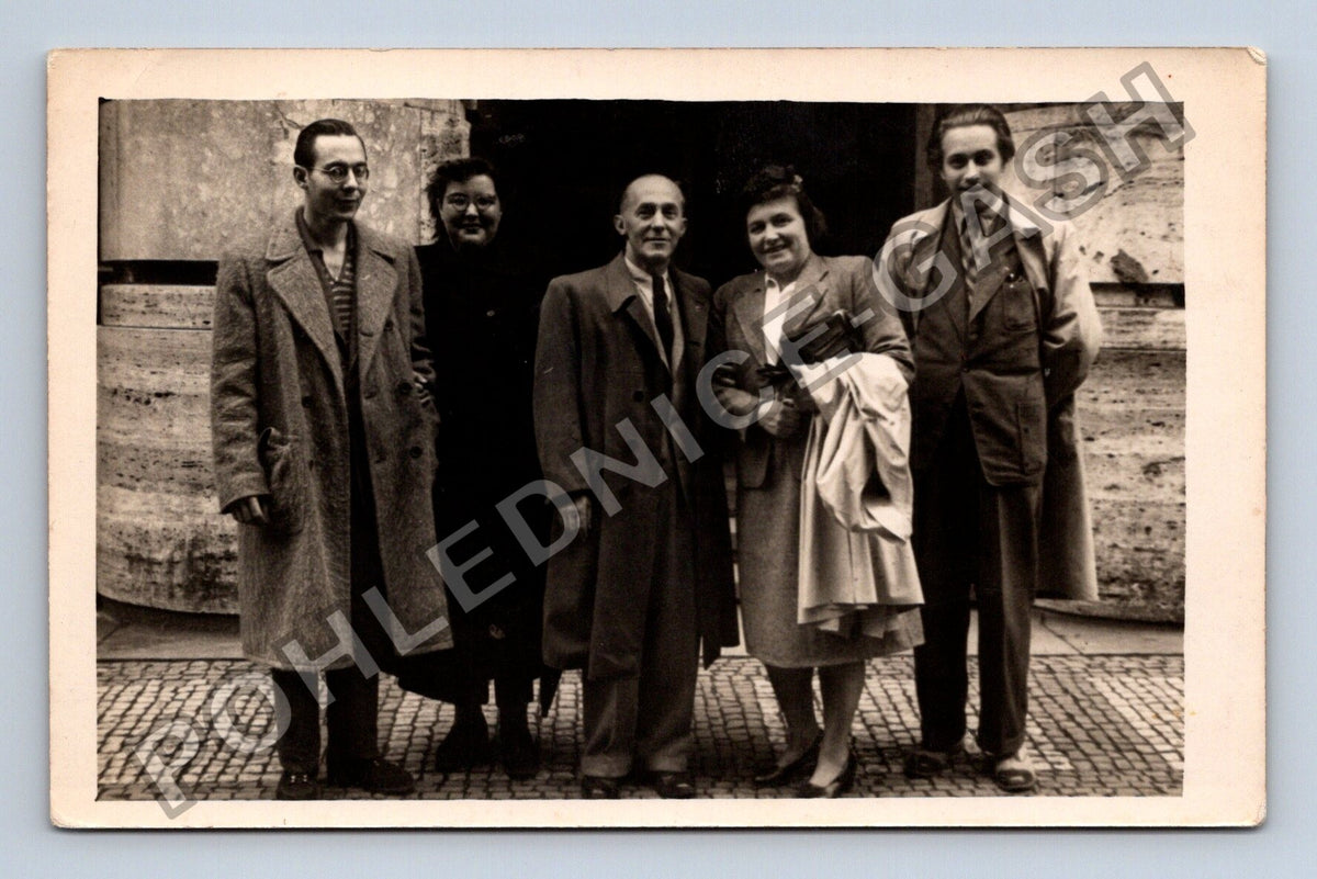 Pohlednice Itálie skupinová fotografie přátel (M40521)
