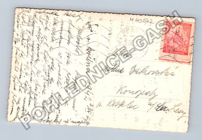 Pohlednice skupina lidí u stolu 1942 (M40542)
