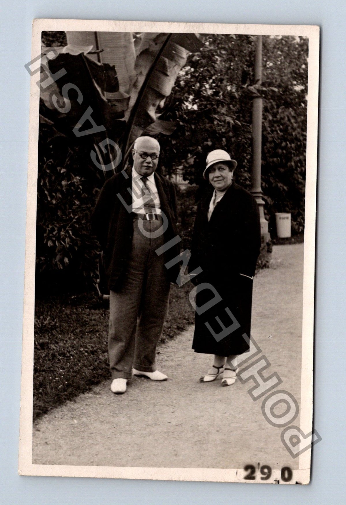 Pohlednice Lázně Poděbrady pár v parku 1932 (M40548)