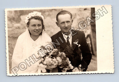 Stará fotografie Svatební portrét pár kytice (M40578)