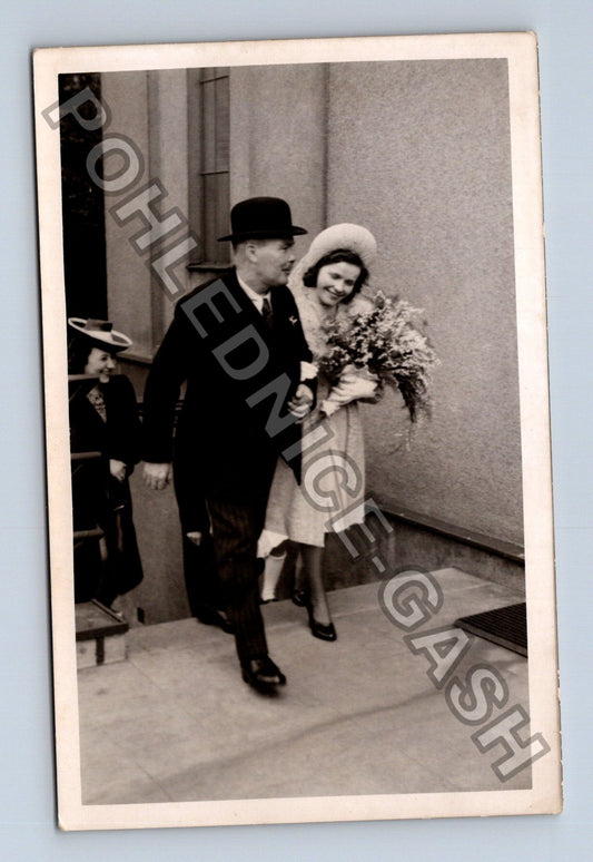 Stará fotografie Praha XII Rumunská 24 svatba ateliér Karásek (M40584)