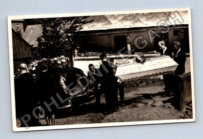 Stará fotografie pohřeb rakev auto muži (M40653)